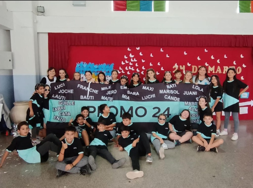 Nuevas camperas y Remeras para la promo 2024 de la Bernardino&nbsp;Rivadavia
