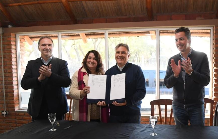 Llaryora reiteró la importancia de realizar obra pública en cada pueblo del interior&nbsp;provincial